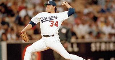 Legendary L.A. Dodgers' pitcher Fernando Valenzuela becomes a U.S. citizen